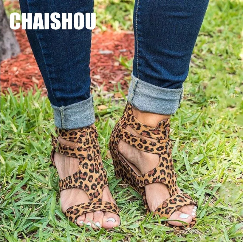 Женские леопардовые сандалии CHAISHOU большие size35 43 на танкетке для вечеринки CS 260