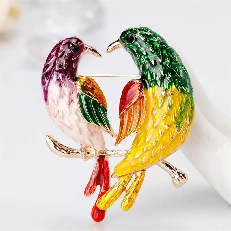 

Fashion Retro Birds Pattern Brooch for Women Kids Girls jewelry Gold Color Yellow Green Enamel Brooches Jewelry Suit Accessories