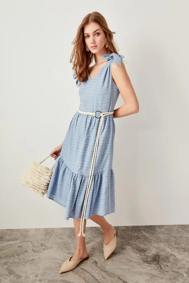 

Trendyol Blue Strap Detail Dress TWOSS19XN0007