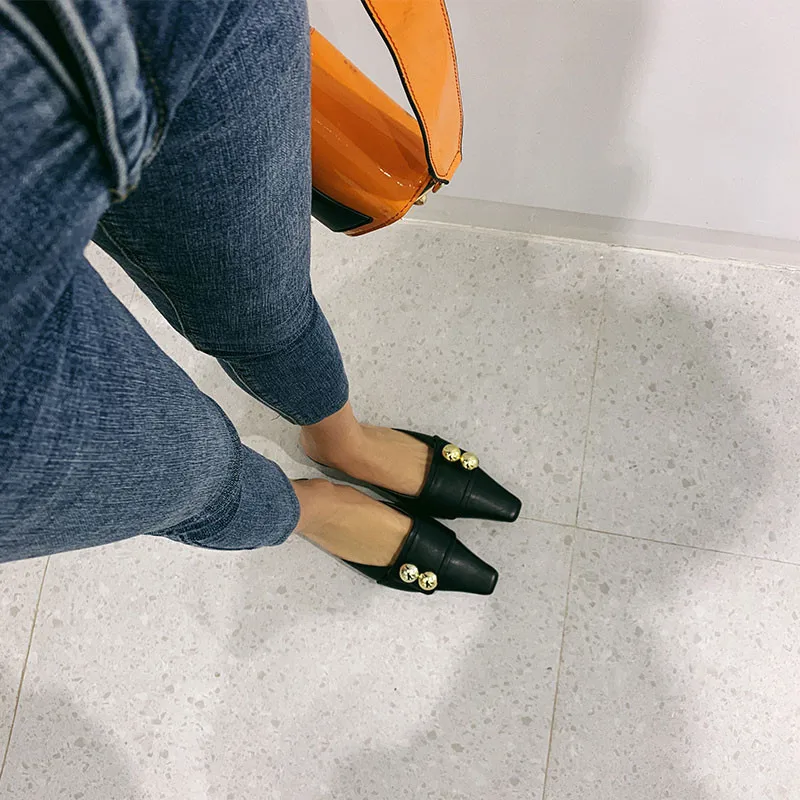 Metall Weiche Tasten 19ss Casual Frau Maultiere Pic Sildes Faul Dekoration Außerhalb Karree Gold Hausschuhe Schuhe As Flache Pic Sexy Damen Halb as g55fqPw