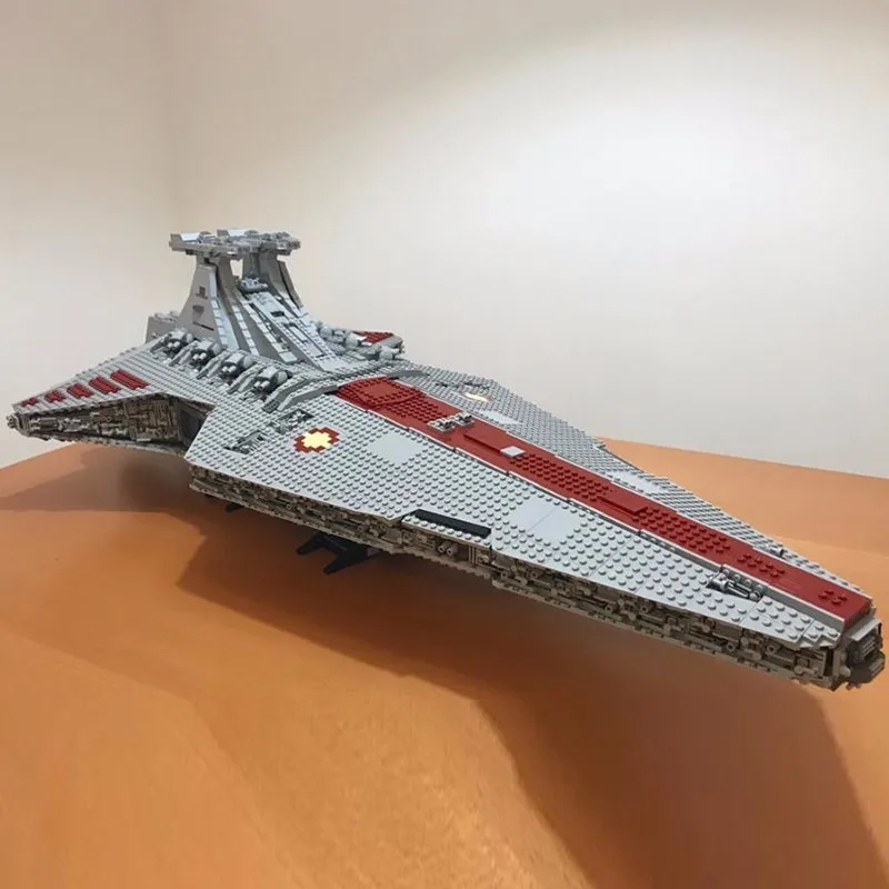 

New Lepin 6125pcs Plastic Block Star War UCS Republic Cruiser Assembling Spelling Insert Building Blocks Children Toys 05077
