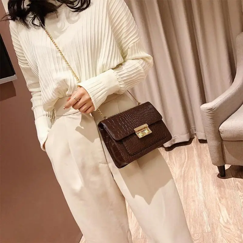 مصغرة صغيرة المرأة Crossbody حقيبة للنساء 2019 الأزياء صغيرة الصلبة الألوان حقيبة كتف الرجعية سلسلة رفرف الإناث حقائب بولسا