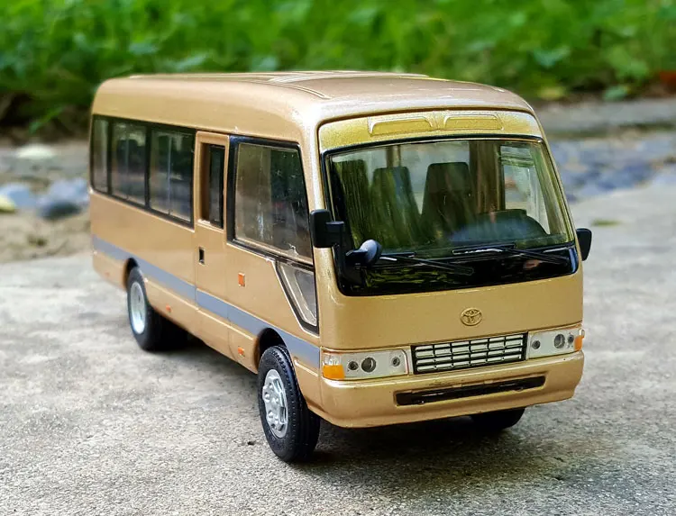 1:32 весы сплав литье под давлением металлический автомобиль для TOYOTA Coaster