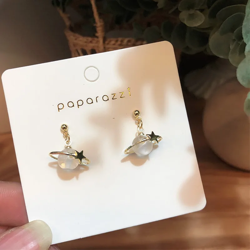 

2019 Korean Temperament Wild Fashion Metal Cute Planet Stars Round Crystal Hanging Girl Ladies Party Nightclub Pendant Earrings