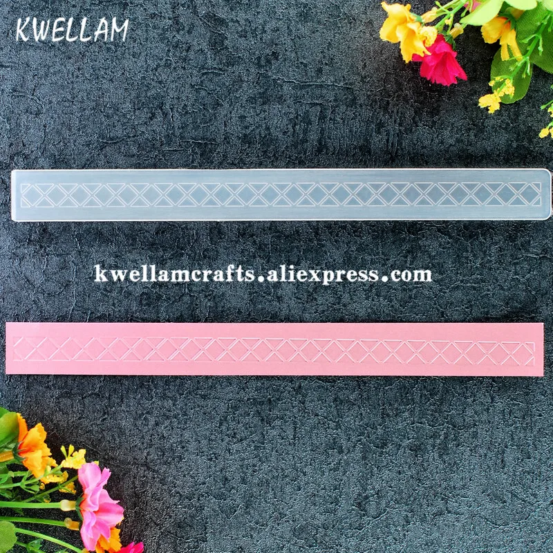 

Lattice Pattern Plastic Embossing Folder For Scrapbook DIY Album Card Tool Plastic Template 21.8x2.1cm KW8101221