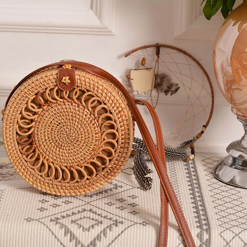 

Spiral Decoration Vintage Literary Women Button Woven Rattan Sling Bag