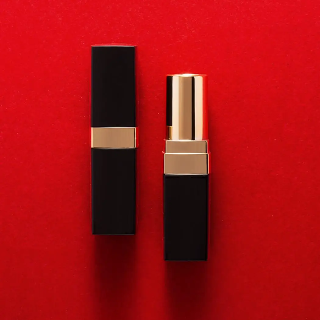 Fashion New Powerbank Lipstick Shape Output Power Bank Portable Charger External Battery 2500-3000mAh for MP4 Xiaomi MI iPhone Fashion New Powerbank Lipstick Shape Output Power Bank Portable Charger External Battery 2500-3000mAh for MP4 Xiaomi MI iPhone