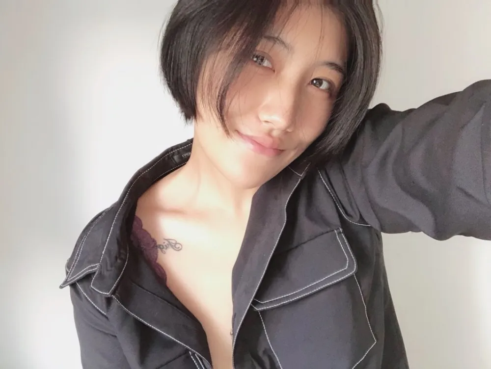 HYH HAOYIHUI 2019 Trend New Simple Leisure Wind Tops Contrast Color Bright Line Pocket Decoration Loose Casual Shirt HYH HAOYIHUI 2019 Trend New Simple Leisure Wind Tops Contrast Color Bright Line Pocket Decoration Loose Casual Shirt