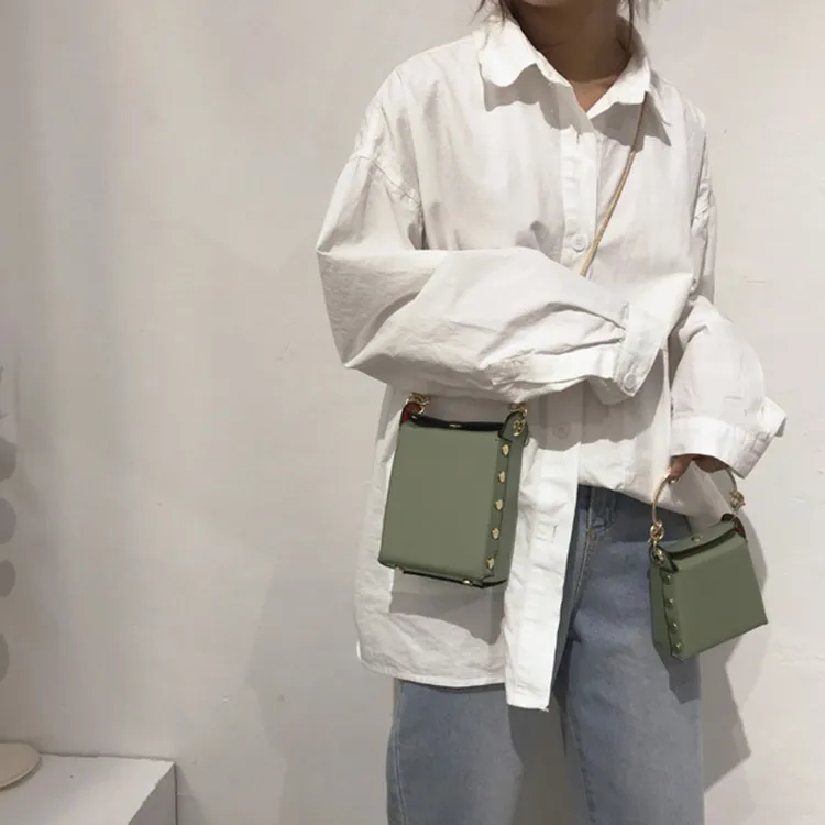 

[Super Seabob] 2020 Spring Summer New Pattern Green Color Metal Round Hoop Single Chain Soft PU Leather Messenger Bag NA550