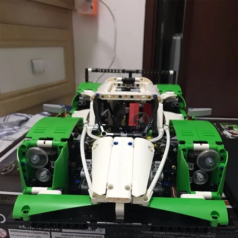 

New 20003 Science And Technology Electric Machinery All-weather Racing Can Form Plastic Building Blocks 1294pcs