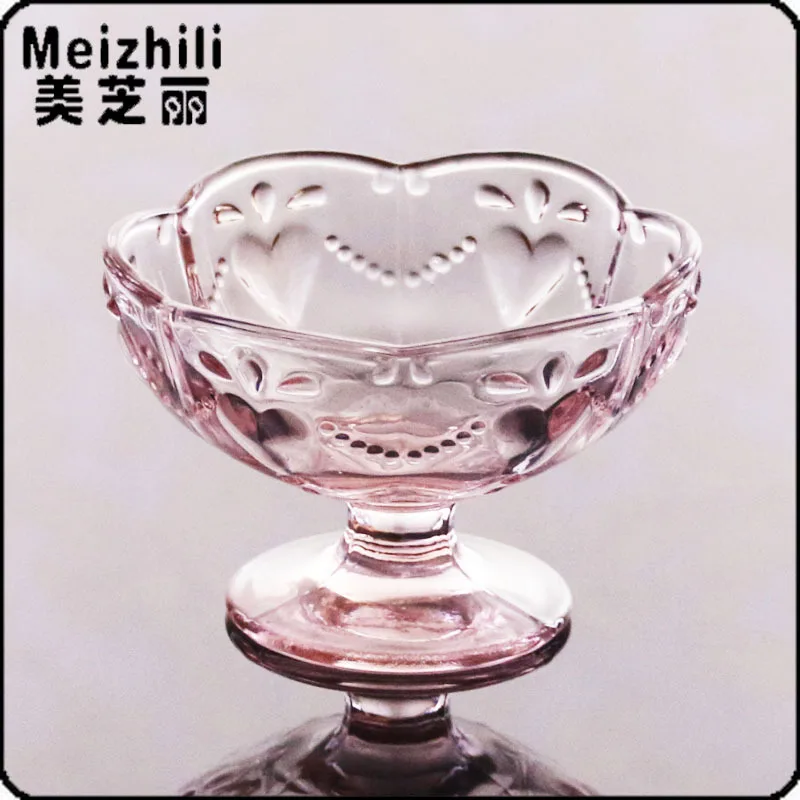 

Retro Embossed Peach Heart Glass Small Plate Ice Cream Dessert Seasoning Bowl Pure Heart Type Tableware
