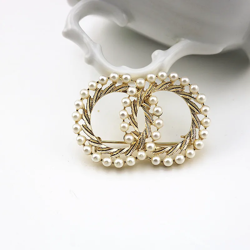 

Women's Jewelry Imitation Pearl Brooch Fashion Alloy Double Round Design enamel Shirt Men women Lapel Badge Sweater Scarf Pins