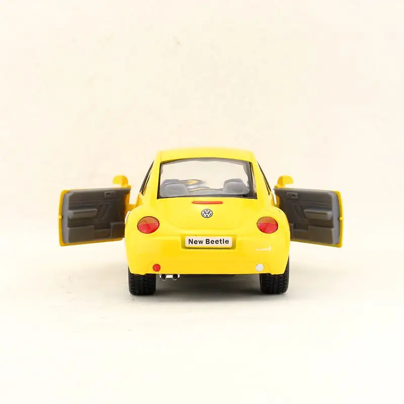 KINSMART литая металлическая модель/1:24 весы/Volkswagen Новая игрушка-жук/Откидная машина/для детского подарка или коллекции