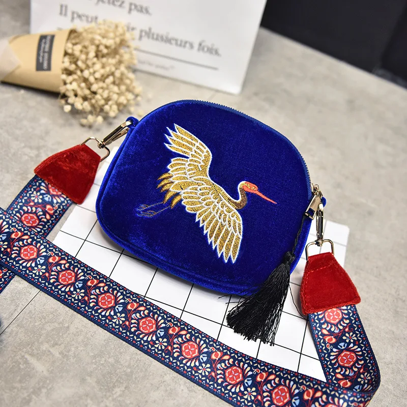 

2019 Small Crossbody Bags For Women Handbags Pleuche Female Shoulder Bag Women Messenger Bags Embroidery Ladies Hand Bags Sac