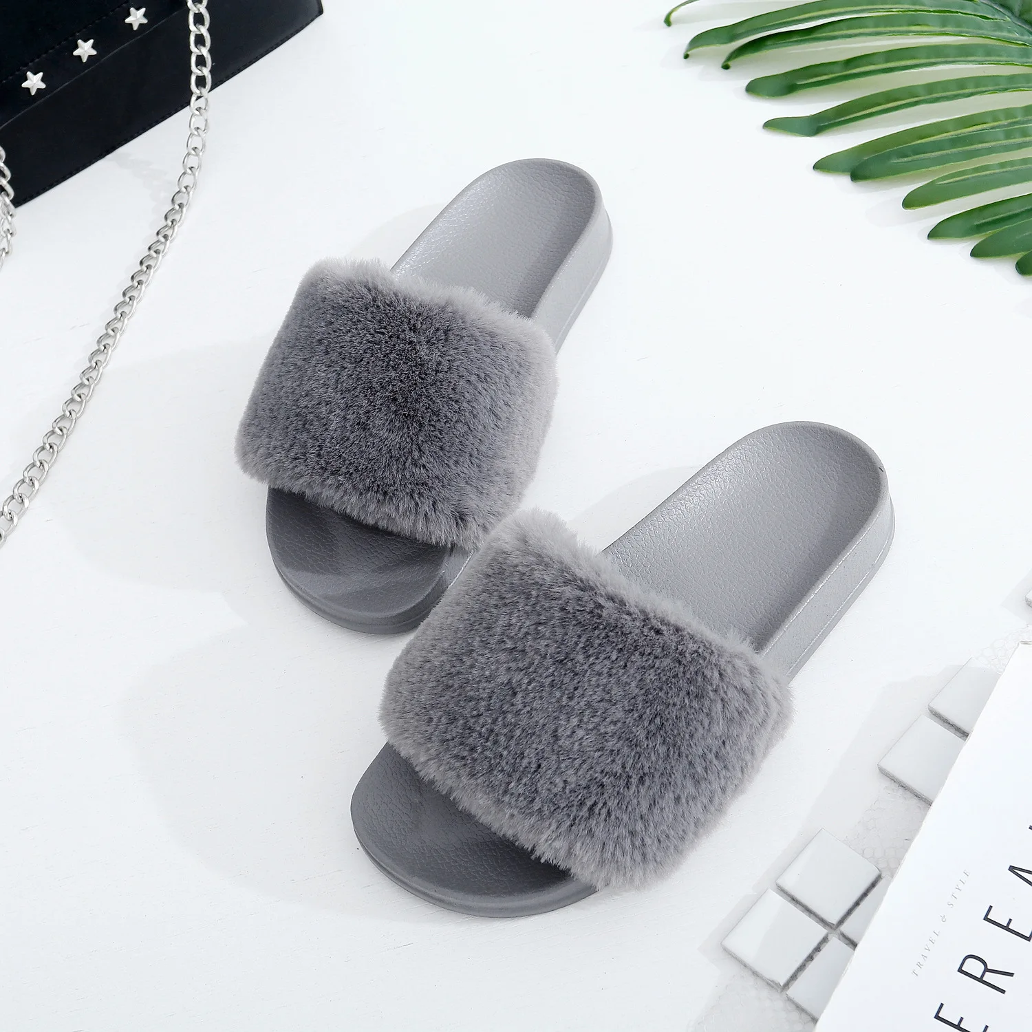 

Slippers Womens Zapatos Mujer Ladies Slip On Sliders Fluffy Faux Fur Flat New Fashion Female Casual Slipper Flip Flop Sandal