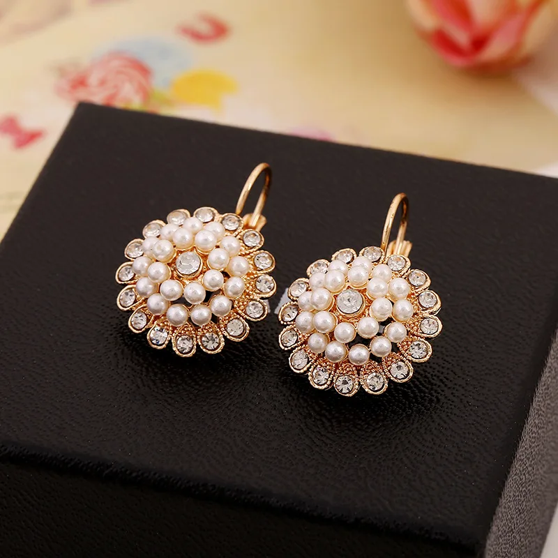 

Imitation Pearl Dangle Earrings for Women Drop Cluster Flower Earring Rhinestone Gold Color Ethnic Indian Jewelry Boho DBE085