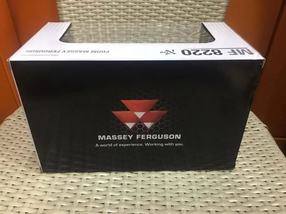 Universal hobbies 1/32 Massey Ferguson 8220 Xtra DIECAST MODEL UH5331 