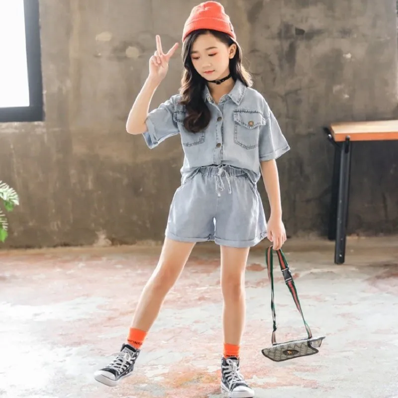 

2019 Girl Two-Piece Letter Embroidered Denim Cowboy Top And Shorts Set