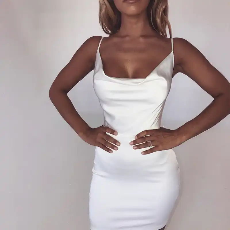 robe blanche satin