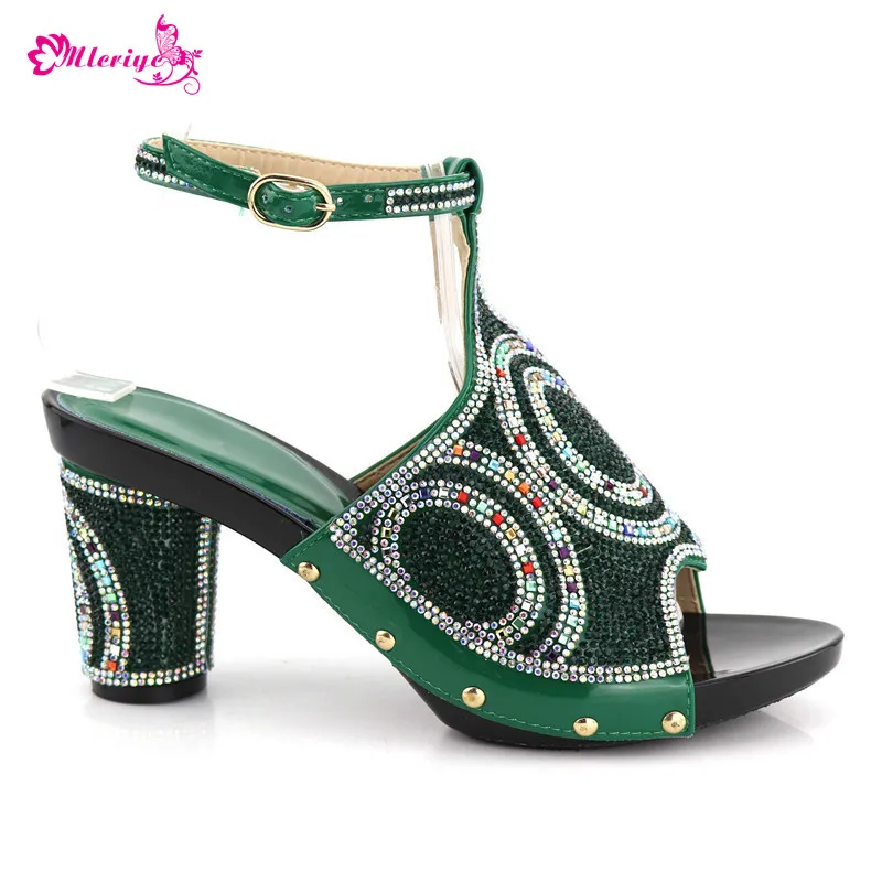

Shining Green Low Heels Women Sandals Latest Design Shoes Women Luxury 2019 African Women Shoes Decorated with Rhinestone Pumps