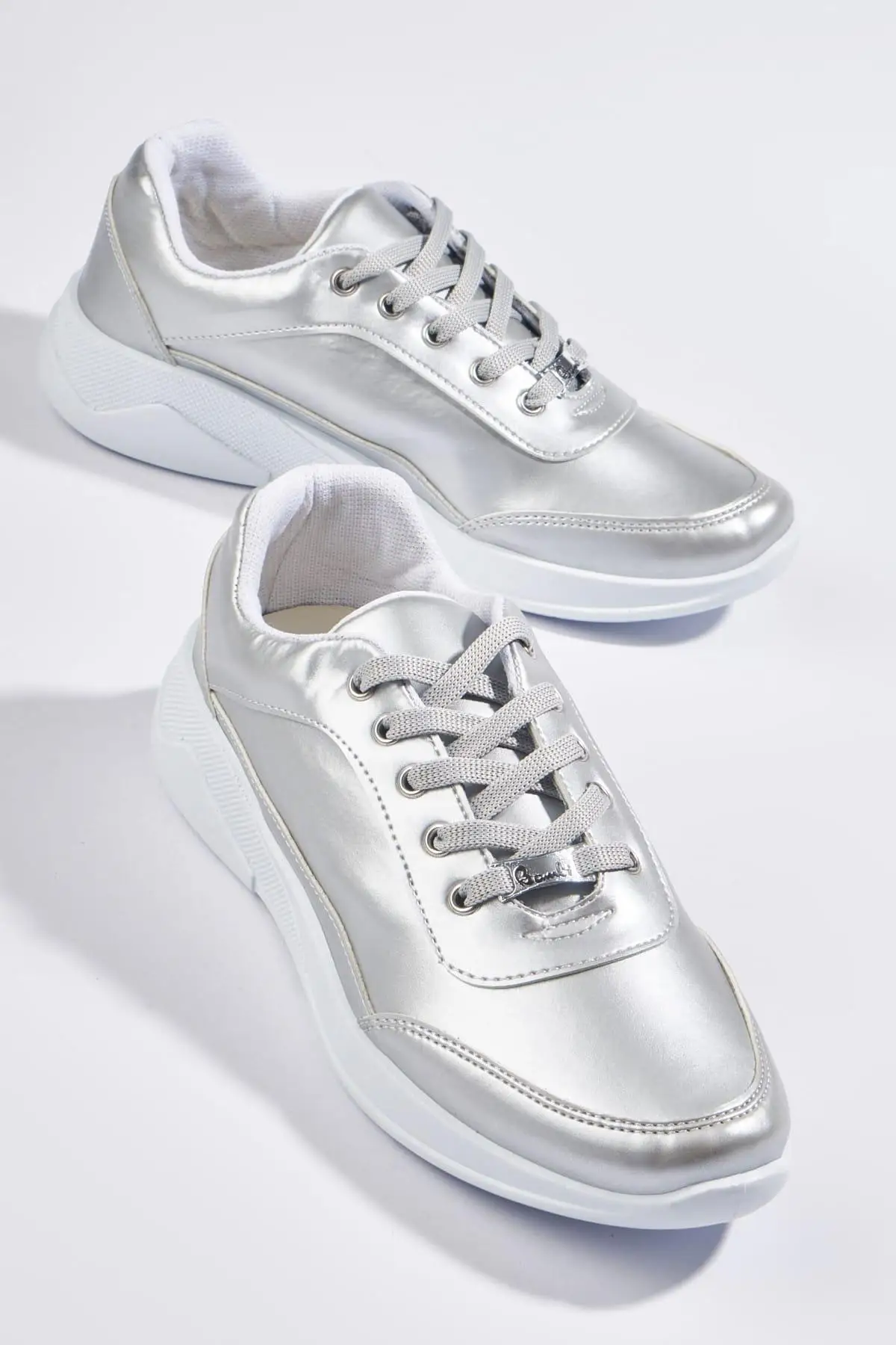 

Bambi Silver Women Sneaker H0543888809