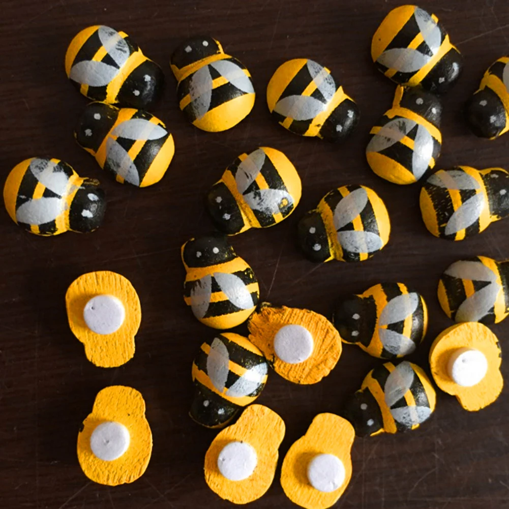 

100pcs/pack Mini Wooden Ladybug Sponge Self-adhesive Stickers Micro Landscape Decor Mini Fridge Magnets for Scrapbooking
