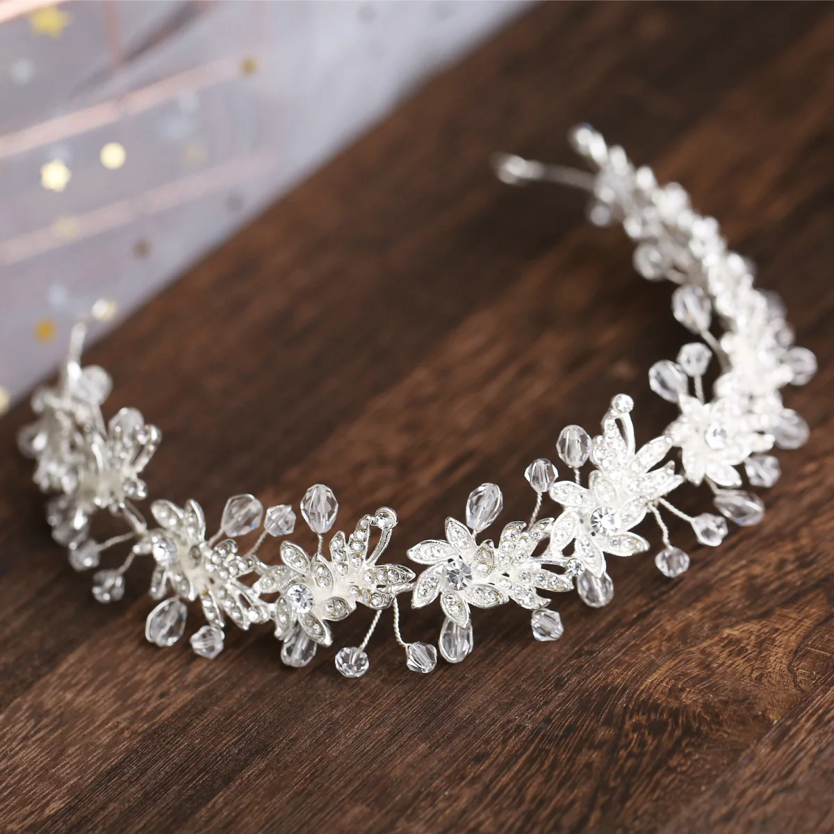

Wedding Tiara Fashion Headdress For Bride Handmade Wedding Crown Floral Crystal Hair Accessories Hairpin Ornaments