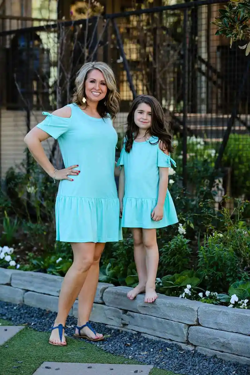 

Family Mother Daughter Light Blue Dresses Mom And Me Off-shoulder Clothes 2019 Family Matching Clothes Family Look Dress