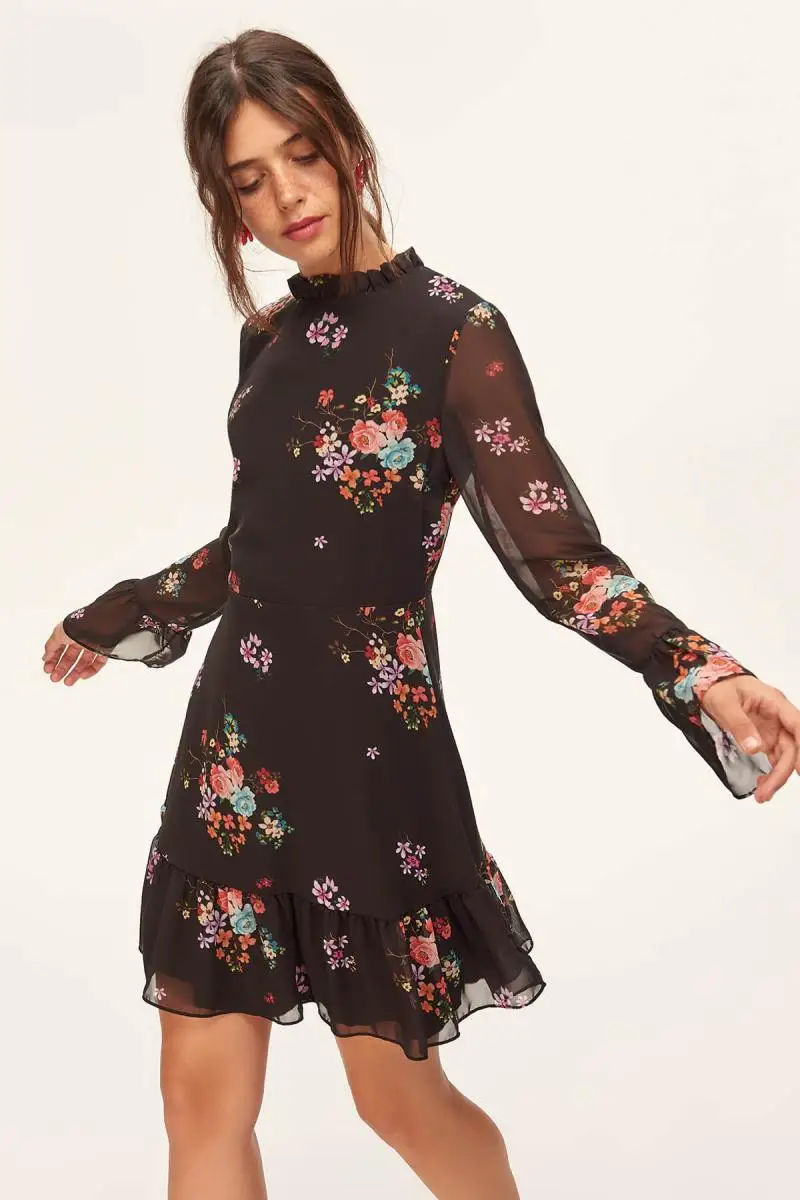 vestido negro estampado floral