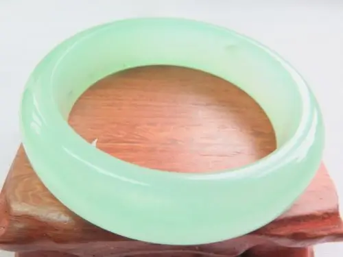 

Perfect Chinese Beautiful Light Green Jade Smooth Bangle Dia.60mm