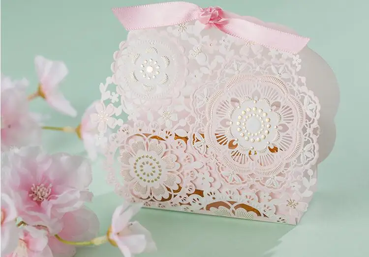 

50 Pcs Lace Candy Box Pink Babyshower Gift Box Chocolate Paper Wedding Party Favors Package Baptism Sugar Boxes Dragees D3