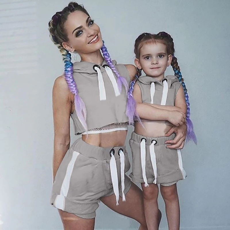 

Family Sport Suit Matching Outfit Women Mom Kids Girl Seeveless Hooded Crop Tops Shirt Casual Vest Top Shorts Summer Fashion New