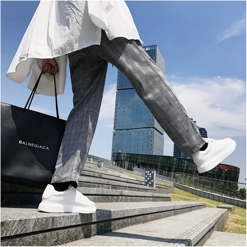 New Spring Men's Jeans M-XL Young Students Fashion Straight Loose Cotton Casual Popular Solid Color Personality Trousers New Spring Men's Jeans M-XL Young Students Fashion Straight Loose Cotton Casual Popular Solid Color Personality Trousers