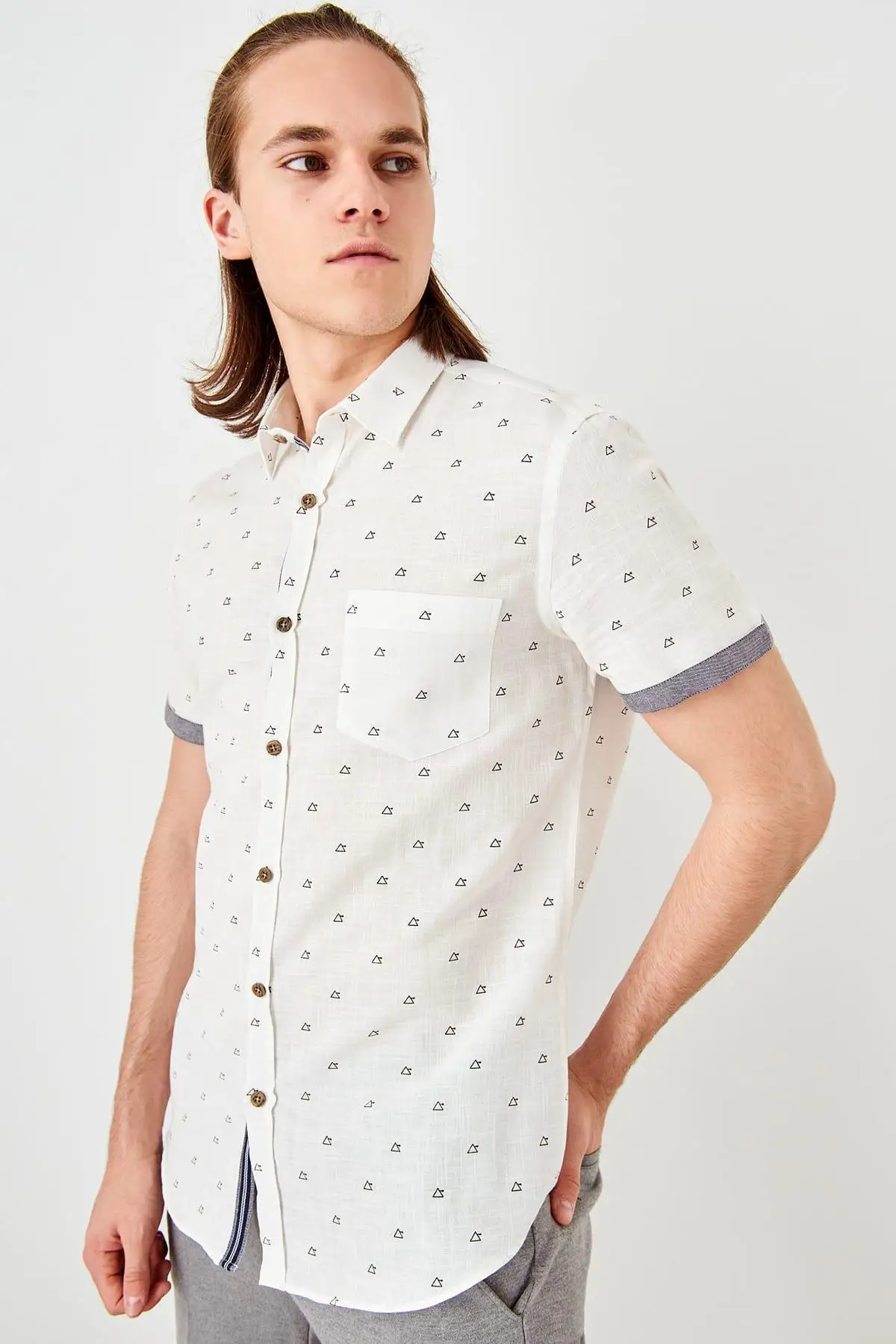 Trendyol New White Male Pattern Short-Sleeve Slim Fit Shirt TMNSS19FO0043 |