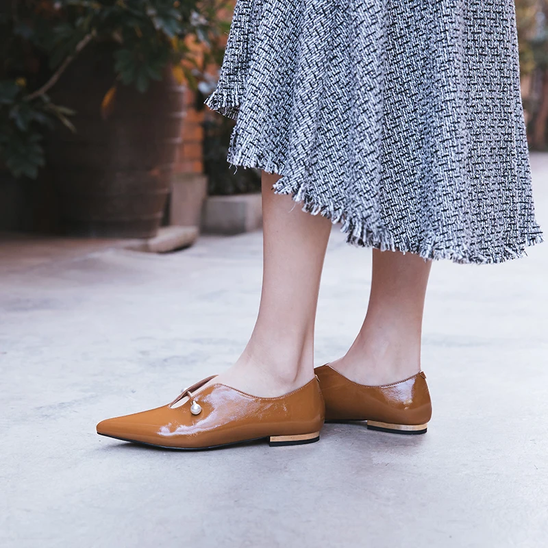 Talla Cuero Embalaje 42 Caja Para Z19 Pie dedo Primavera La chocolate Zapatos Pisos Genuino Mujer Vestido Casuales De Puntiagudo Del Perlas Zapatos Black Plus ACHq1w0x