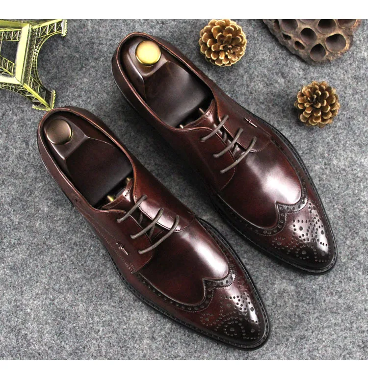 

Retro Man Leather Italy Oxfords Shoes 2018 Spring Lace up Wedding Party Prom Pointed Toe Martin Oxfords Shoes Female Sapatos