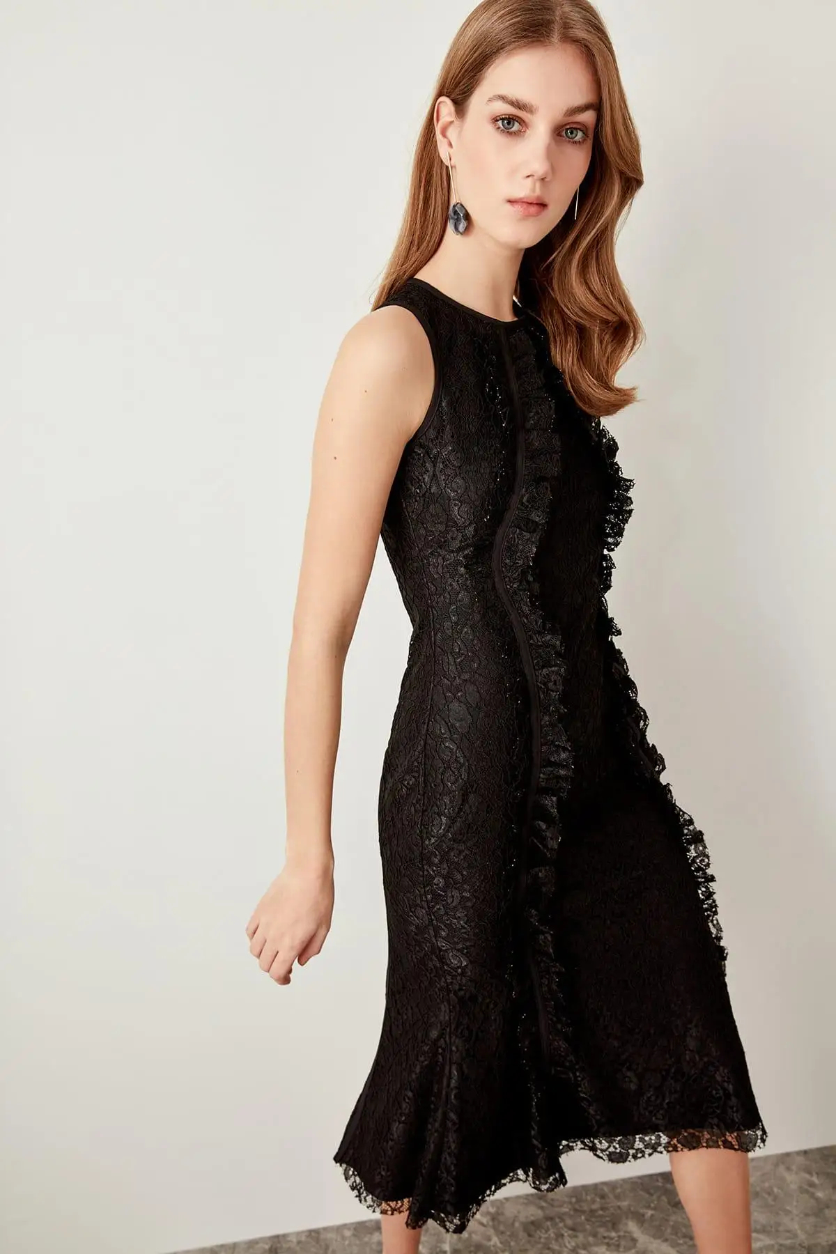 

Trendyol Black Ruffle Detail Lace Dress TPRAW19FZ0445