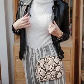 

Retro Snake Print Chain Shell Shoulder Handbags Women Crown Leather Crossbody Bag Female Serpentine Messenger Bag Bolsa femenina