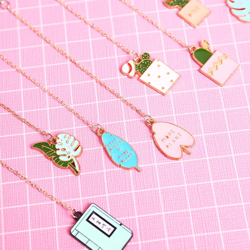 

1PC Kawaii Metal Bookmarks Cute Cactus Bookmarks Creative Pendant Book Marks For Book Kids Gifts Novelty Stationery