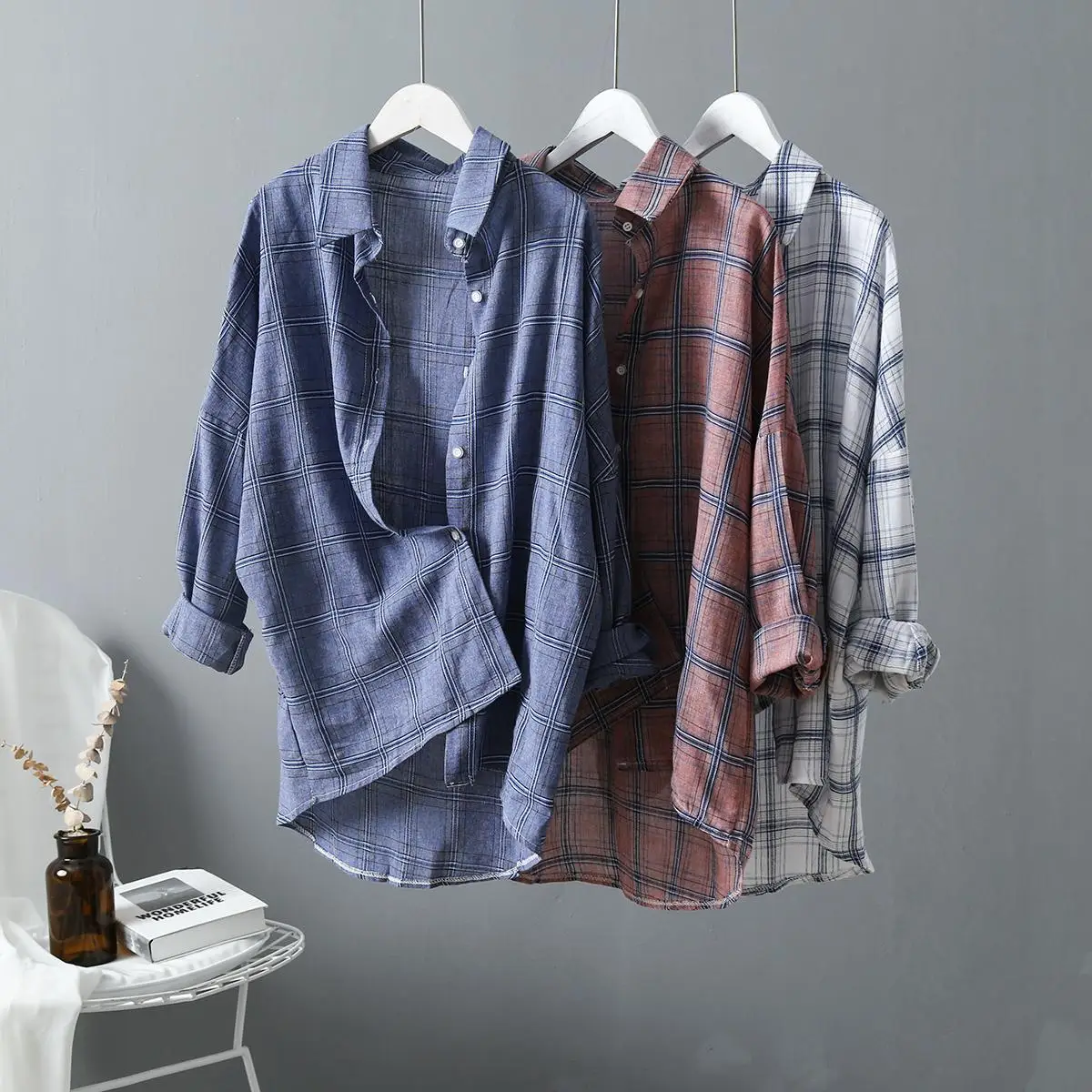  Qiukichonson Plaid Casual Blouse Women Low High Design Spring Atumn Ladies Tops Long Sleeve Blouse 