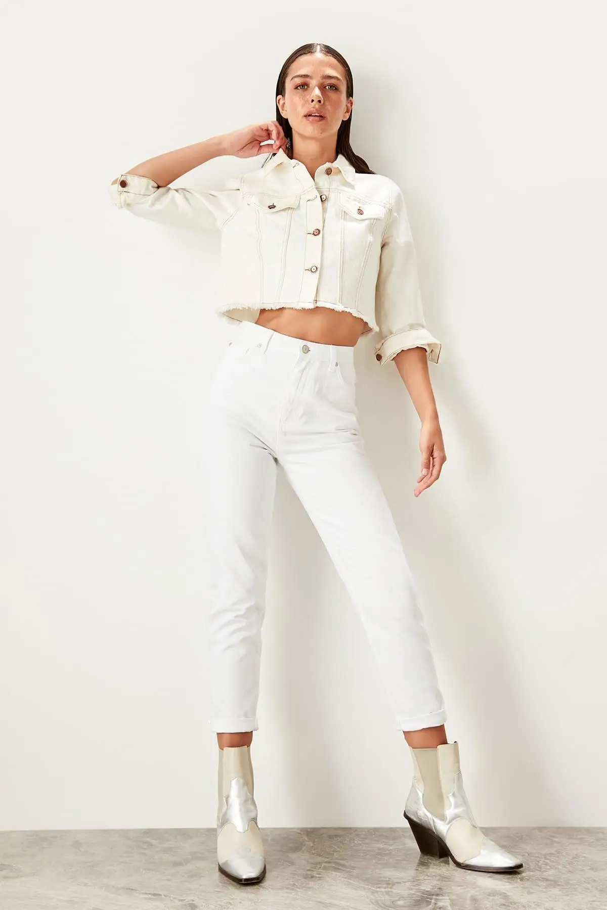 Trendyol-White-High-Waist-Mom-Jeans-Casual-Skinny-Denim-Pencil-Pants-TWOSS19LR0246.jpg