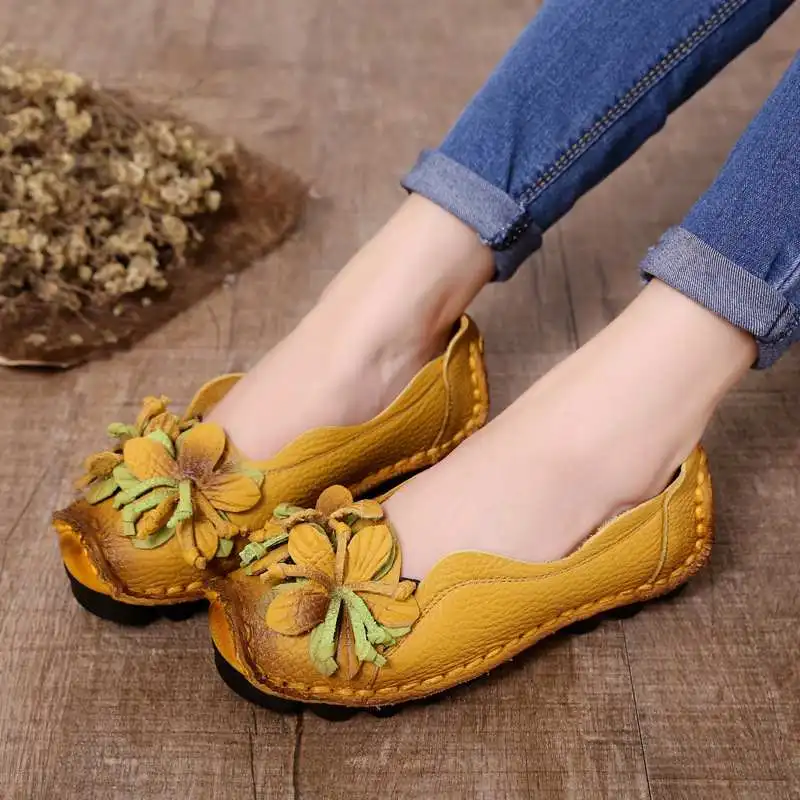 Socofy Vintage Flower Genuine Leather Flats Women Shoes Casual Slip On Moccasins Loafers Retro Soft Sole Ladies Shoes Flat