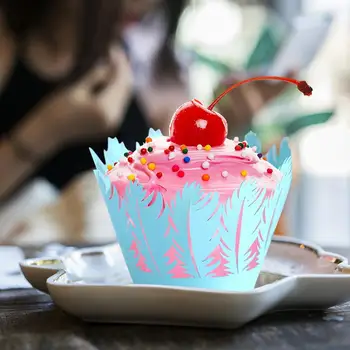 

50PCS Reflective Bright Gold Cake Paper Cup Hollow Cake Baking Paper Tray Beautiful White Feather Lace