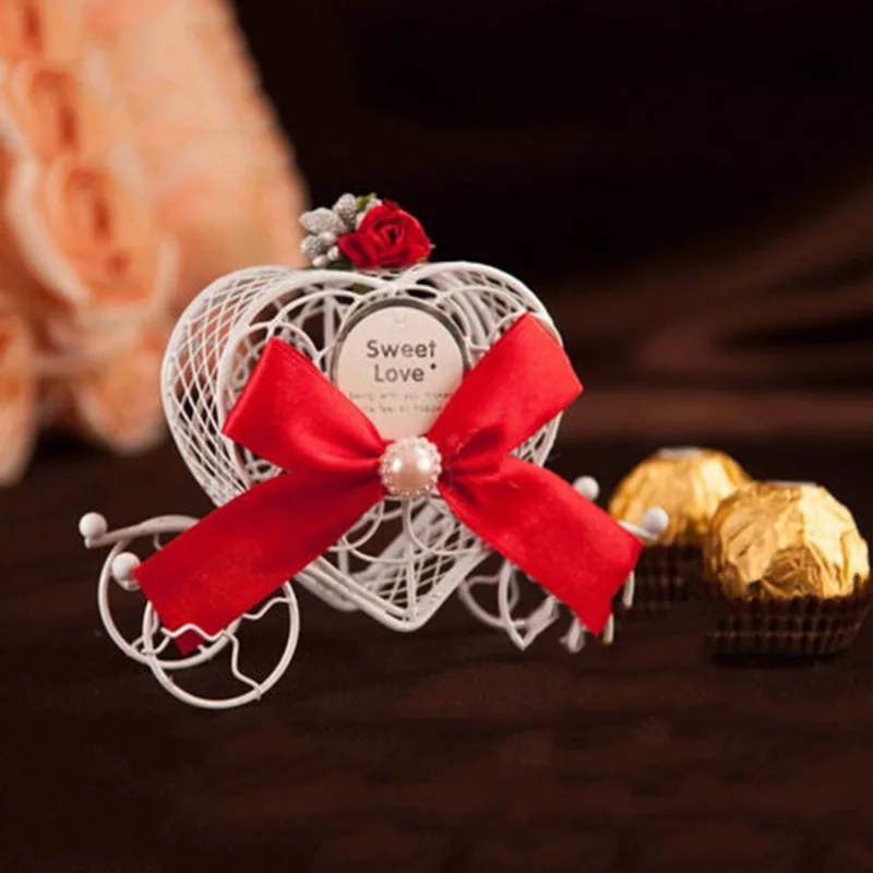 5 шт Любовь карета Свадебные вечерние Конфеты сувениры Подарочная коробка с лентой Bonbonniere металл