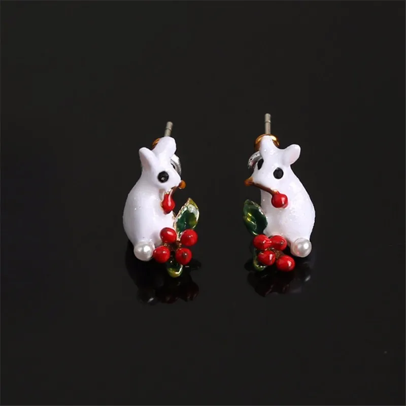 

Christmas Rabbit Series Enamel Glaze Pearl Adorable Pet Small White Rabbit Berry Ear Nail