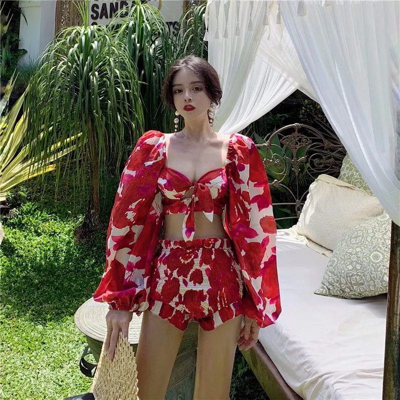 

2019 Fashion Print Two Piece Set Sexy Club Square Neck Lantern Sleeve Hollow Out Sexy Tops High Waist Shorts Suits