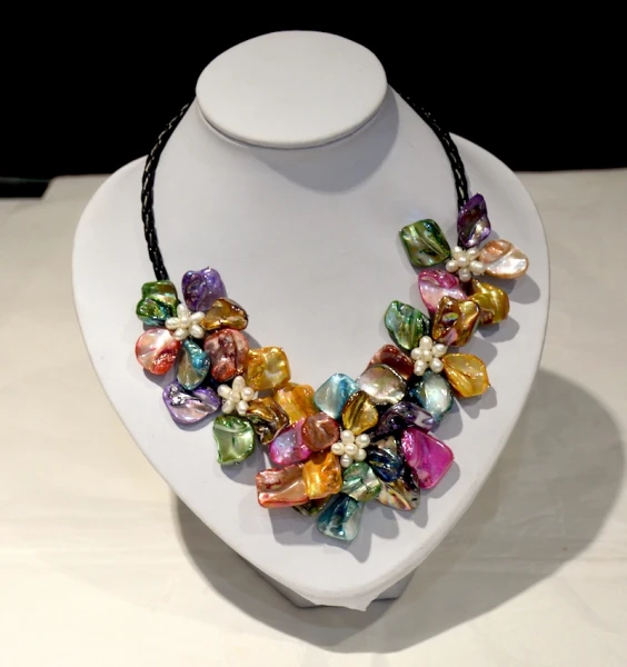 

2016 Fancy Multicolor white pearl shell flower necklace for fashion women
