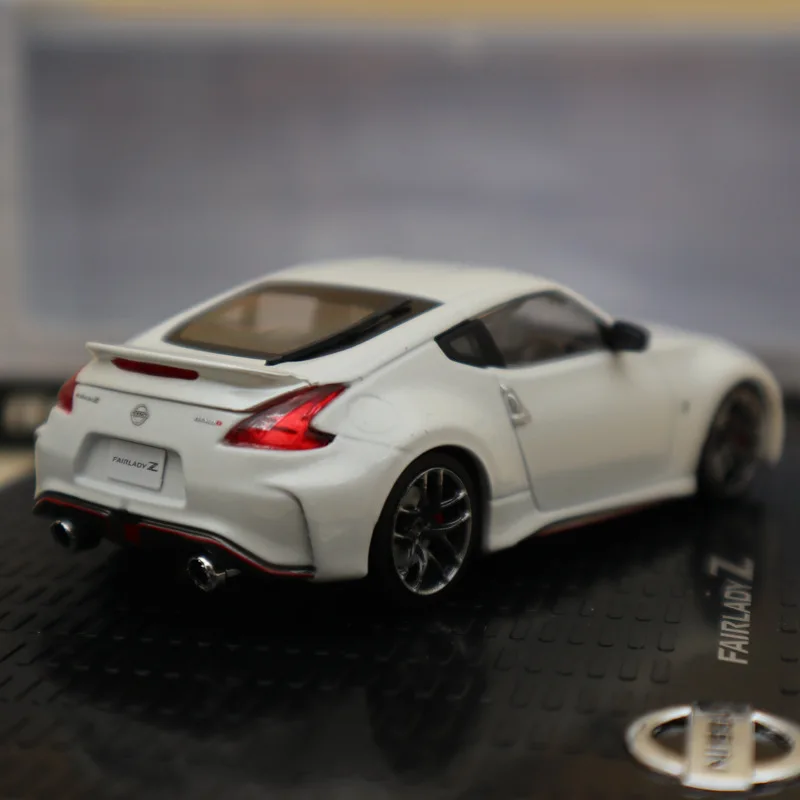 1:43 Kyosho FAIRLADY Z NISMO Z34 литые под давлением модели игрушки автомобиль белый Ограниченная серия Коллекция