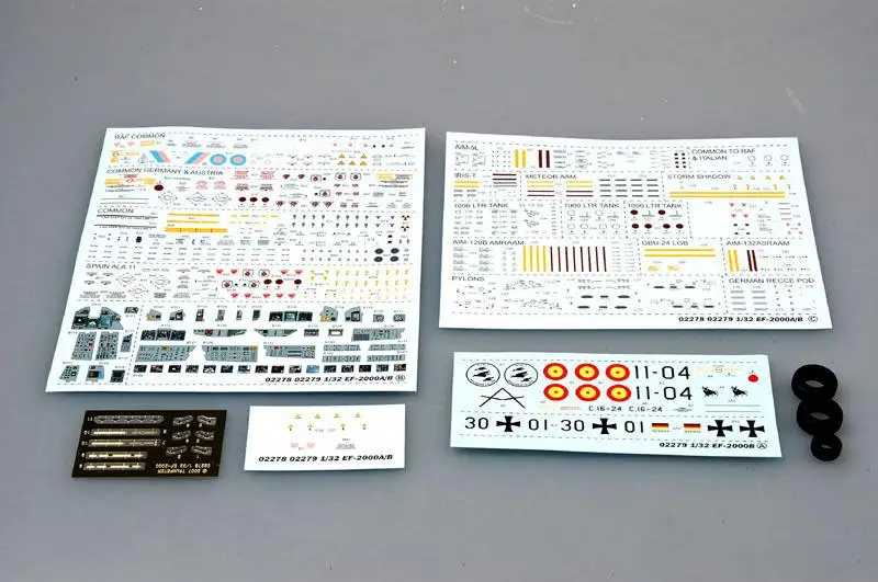 Трубач 1/32 02279 EF-2000B Eurofighter Typhoon