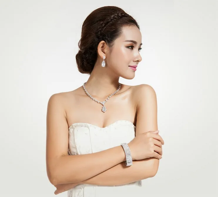 LUOTEEMI Elegant Teardrop Shape White CZ Stone Fashion Waterdrop Bridal Earrings for Sexy Lady Luxury Dinner Dress Accessories